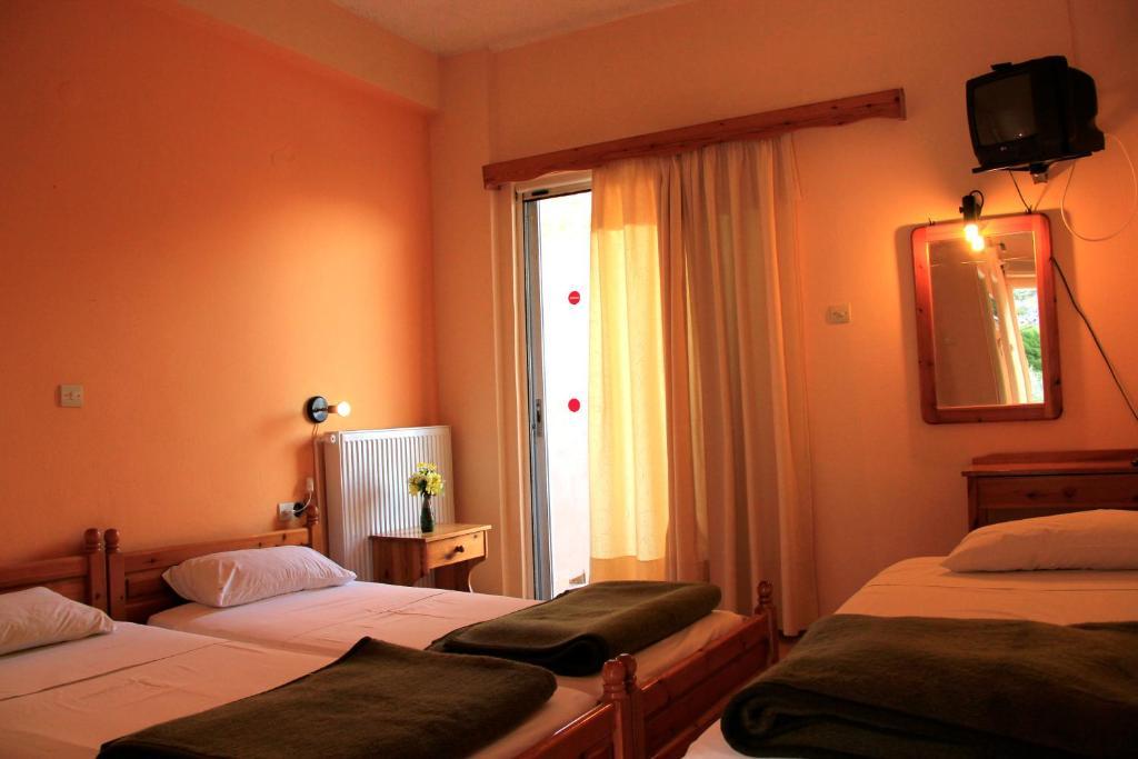 Hotel Galaxias Agioi Pandes Værelse billede