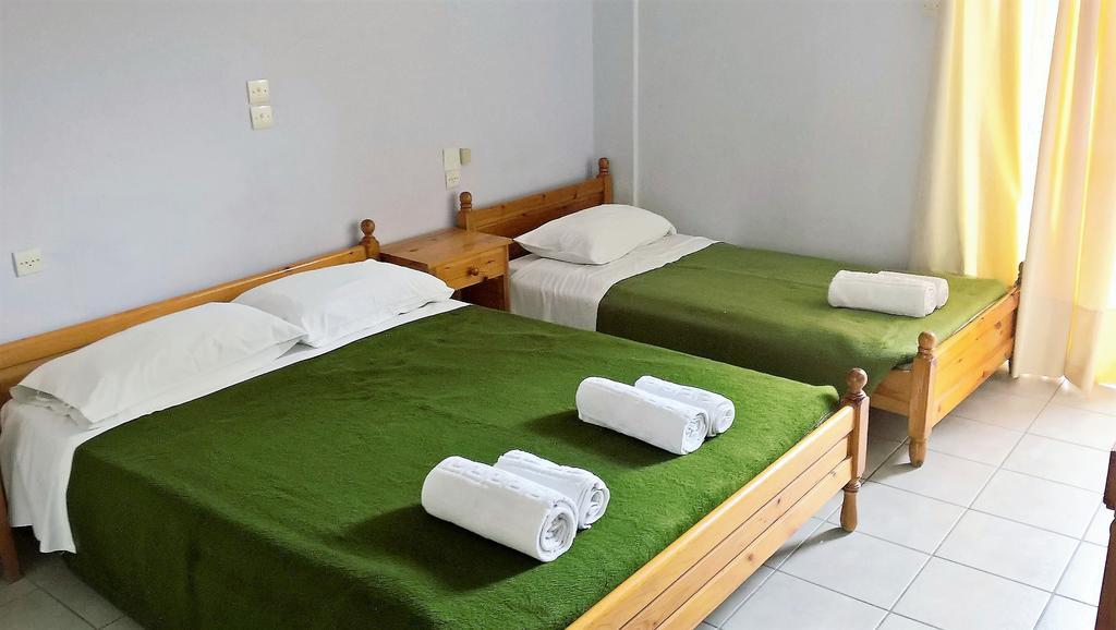 Hotel Galaxias Agioi Pandes Eksteriør billede