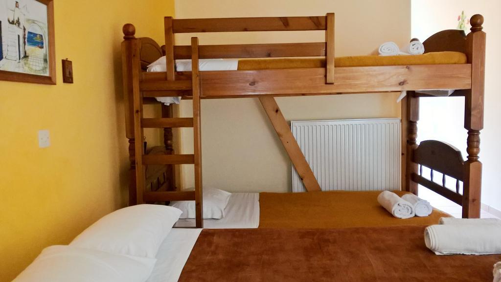 Hotel Galaxias Agioi Pandes Eksteriør billede